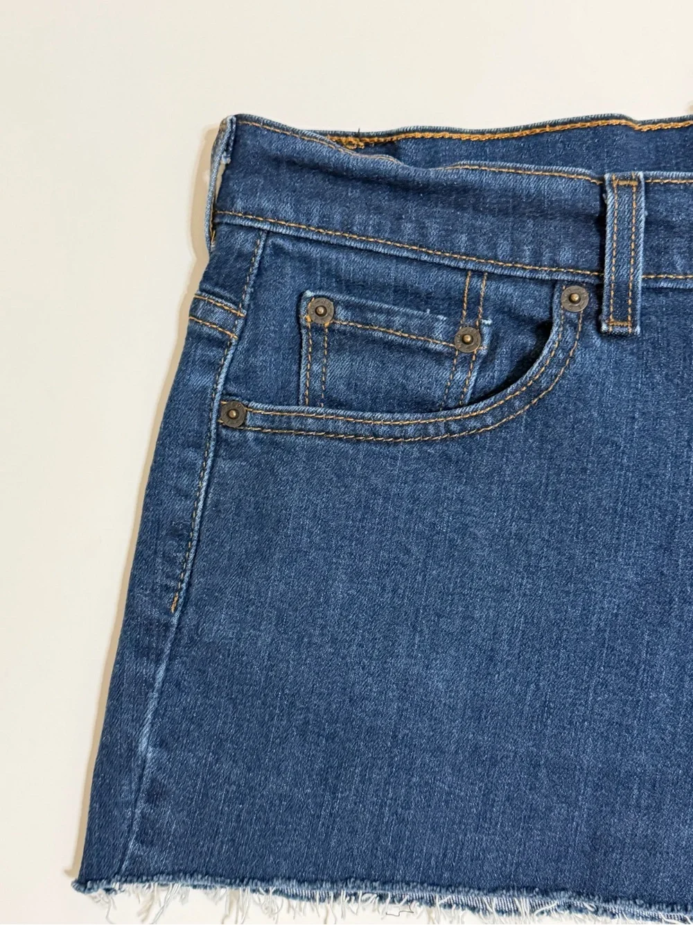 LEVI’S Dark Wash Recycyled Micro Mini Skirt Frayed Hem Size 8